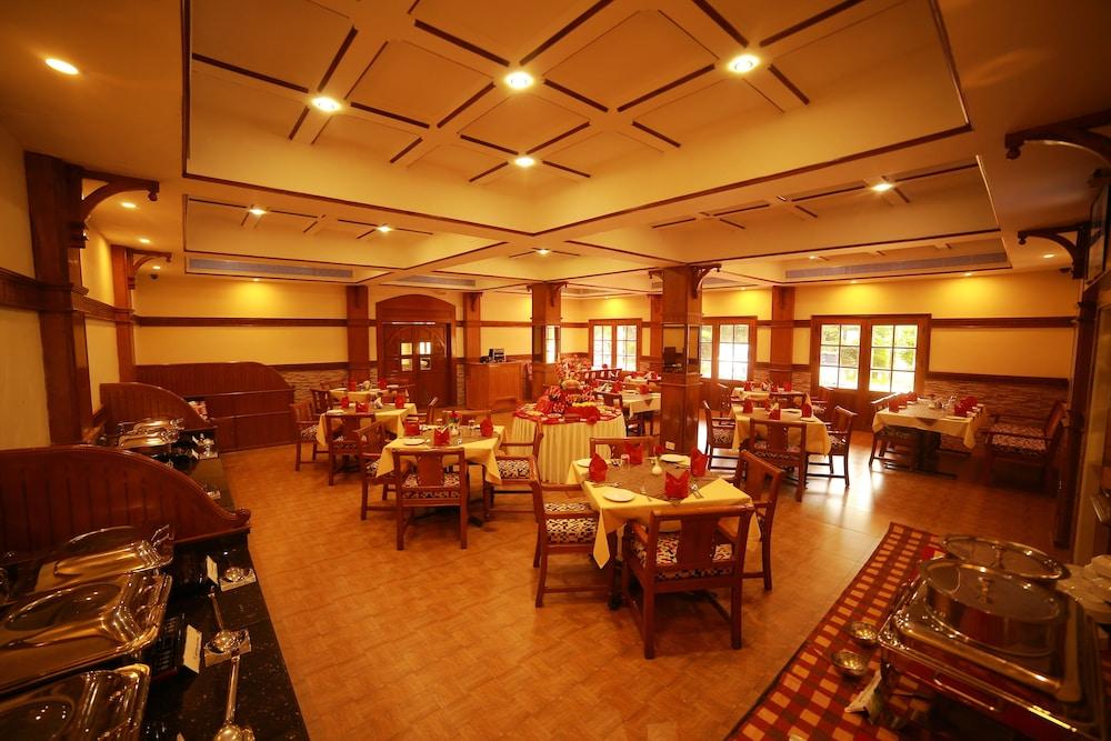 Quality Airport Hotels Nedumbassery Exterior photo