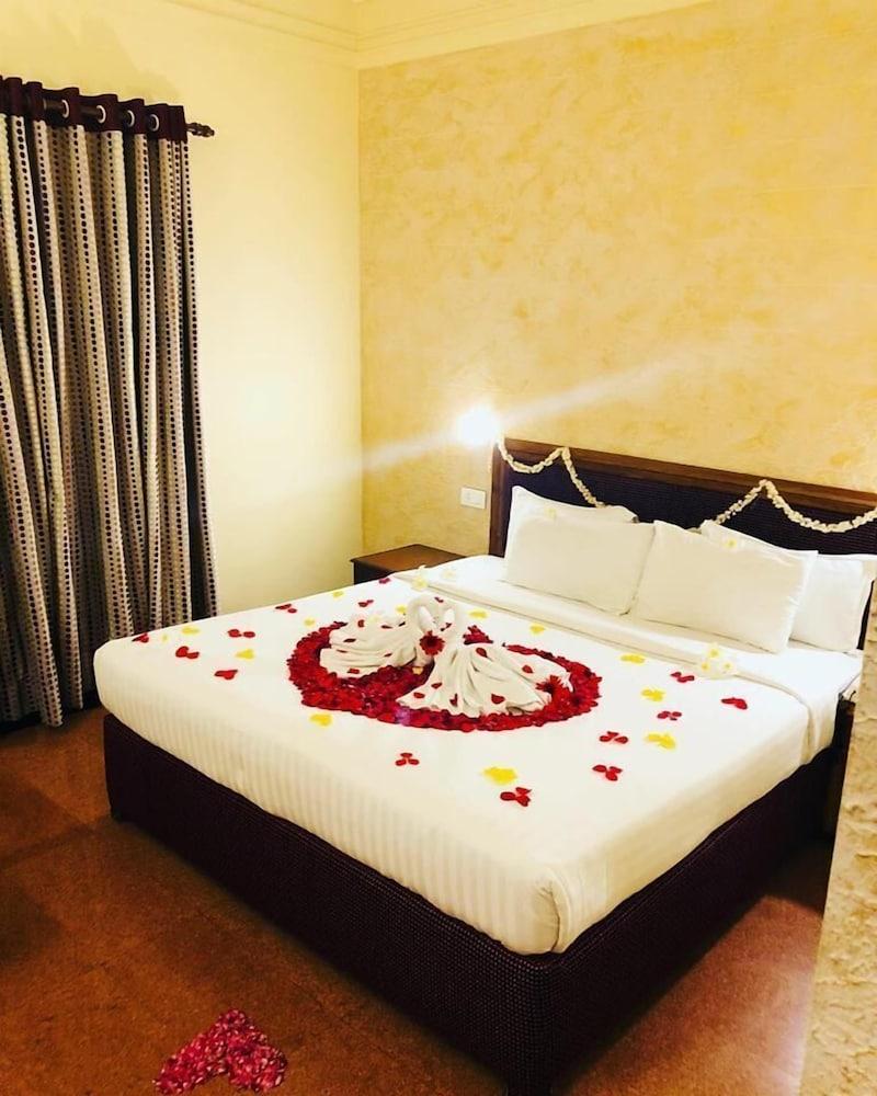 Quality Airport Hotels Nedumbassery Exterior photo