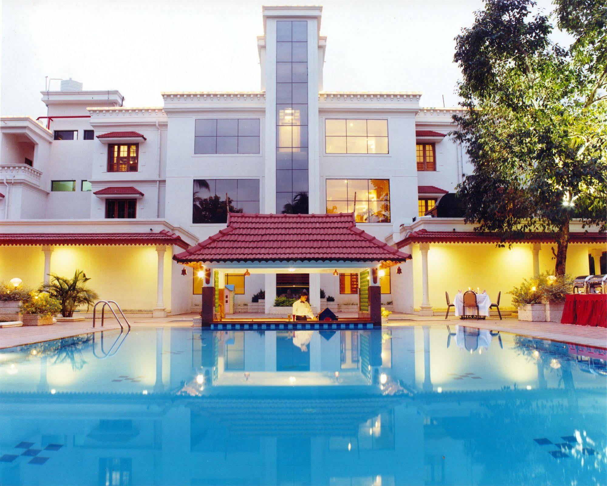 Quality Airport Hotels Nedumbassery Exterior photo