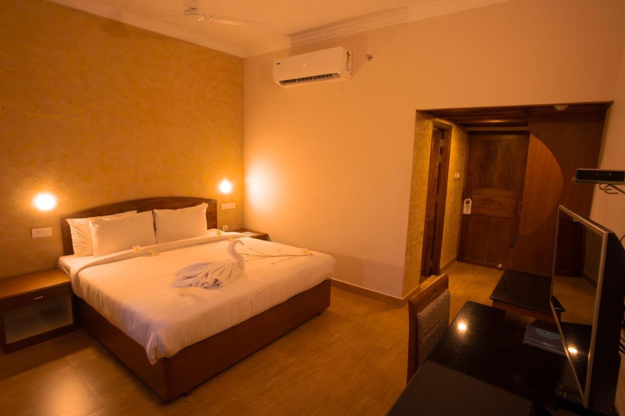 Quality Airport Hotels Nedumbassery Exterior photo