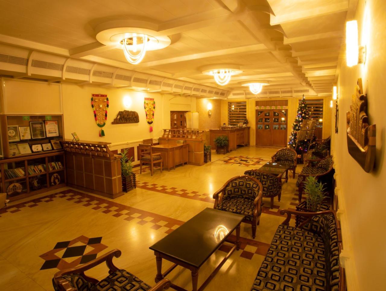 Quality Airport Hotels Nedumbassery Exterior photo