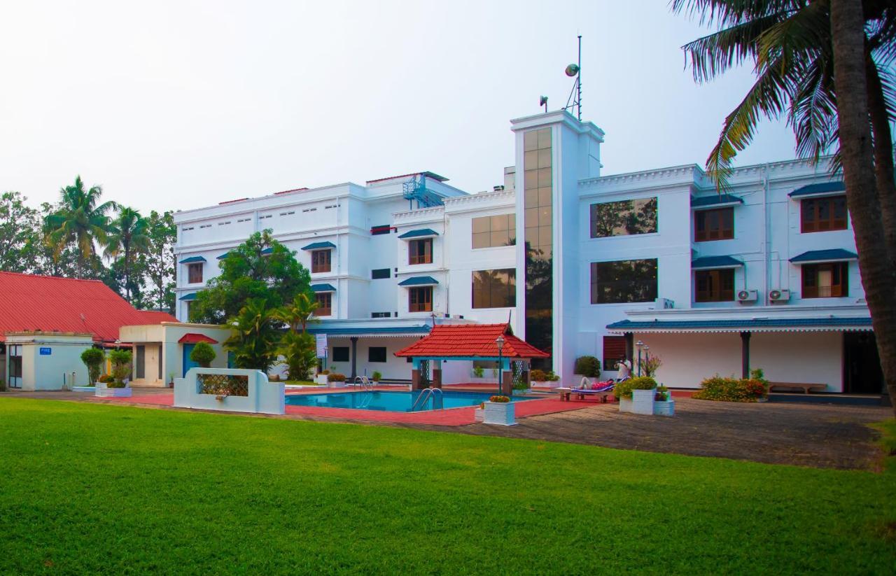 Quality Airport Hotels Nedumbassery Exterior photo
