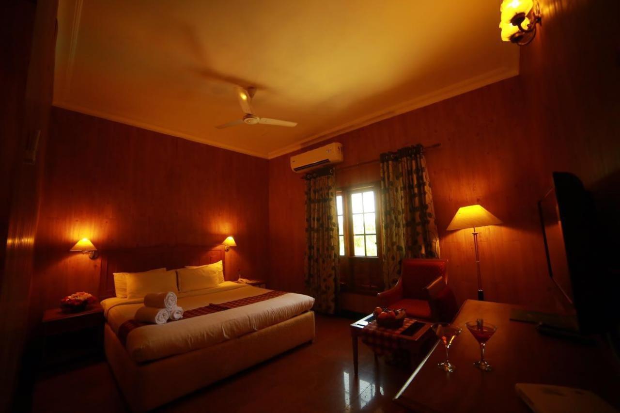 Quality Airport Hotels Nedumbassery Exterior photo