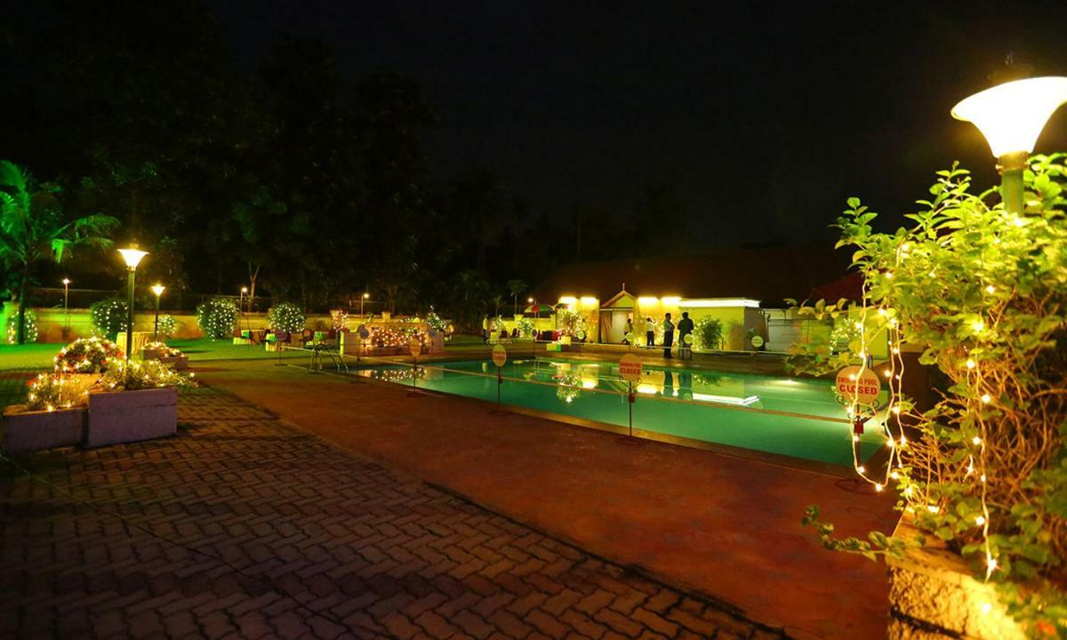 Quality Airport Hotels Nedumbassery Exterior photo