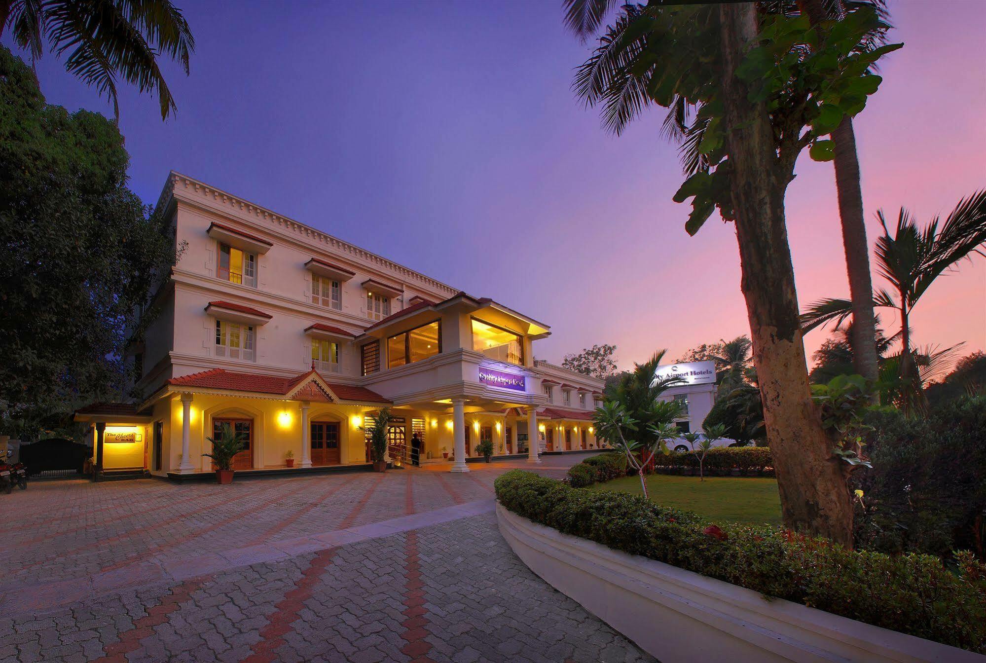 Quality Airport Hotels Nedumbassery Exterior photo