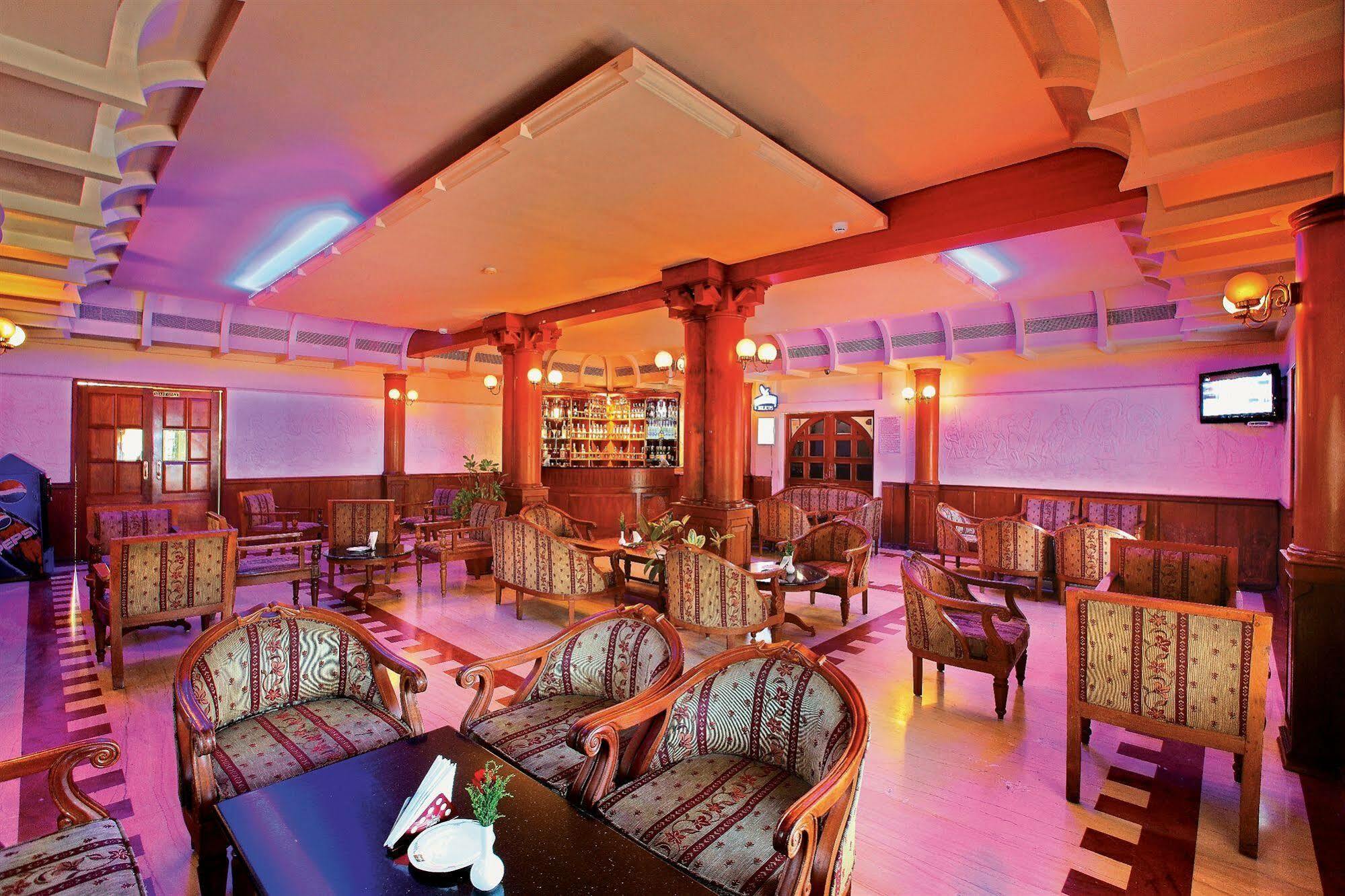 Quality Airport Hotels Nedumbassery Exterior photo