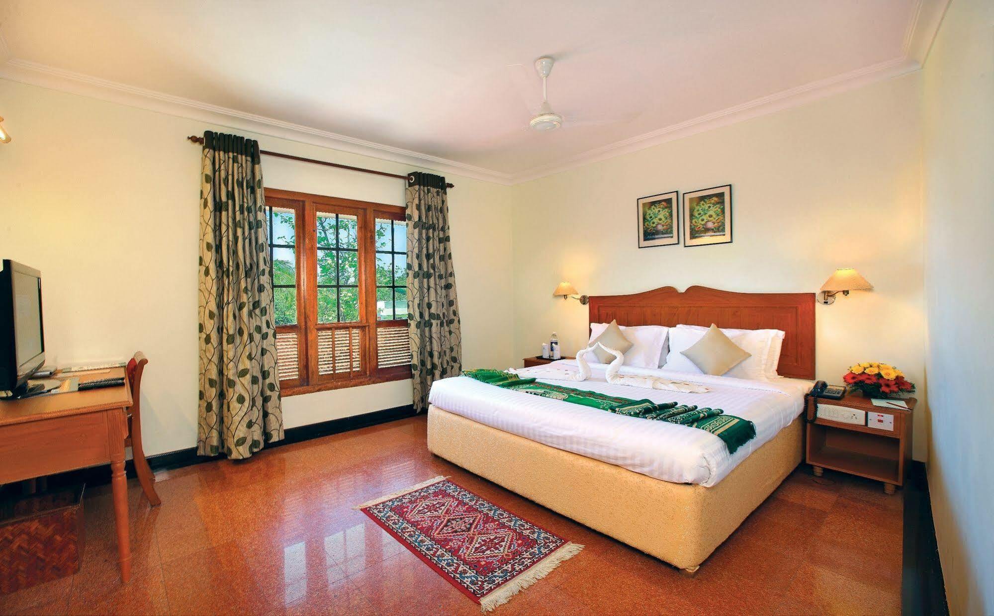 Quality Airport Hotels Nedumbassery Exterior photo