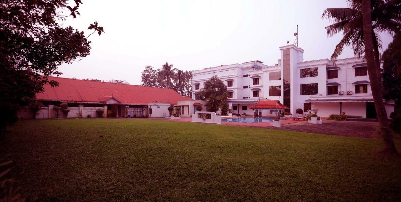 Quality Airport Hotels Nedumbassery Exterior photo